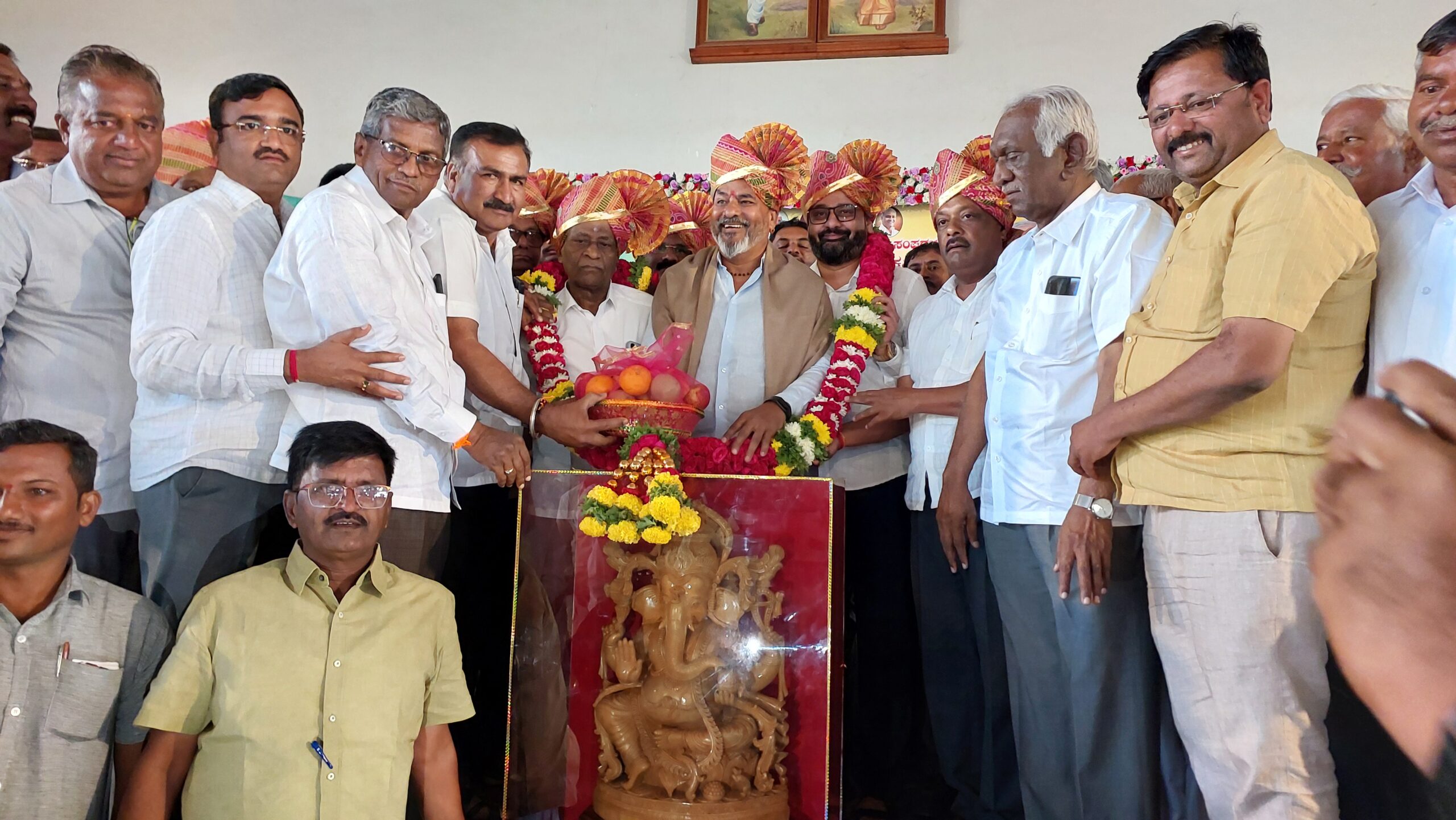 ತಾಲೂಕಿನ ಪಿಕೆಪಿಎಸ್ ಗಳಿಂದ ಸತ್ಕಾರ ಸಮಾರಂಭ ಸಹಕಾರಿ ಕ್ಷೇತ್ರದಲ್ಲಿ ಜಾತಿ, ಪಕ್ಷಾತೀತವಾಗಿ ನಿಸ್ವಾರ್ಥದಿಂದ ಜನಸೇವೆ ಮಾಡಿದ್ದೇನೆ.: ರಮೇಶ ಕತ್ತಿ